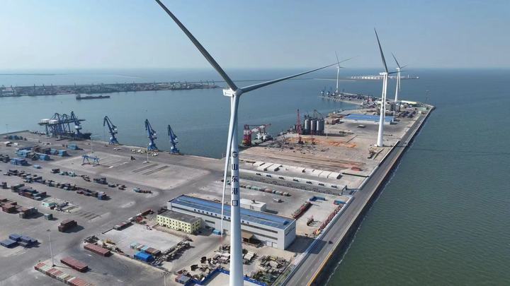 “风光并举”创新高！山东港口2025年绿电发电量突破1亿度