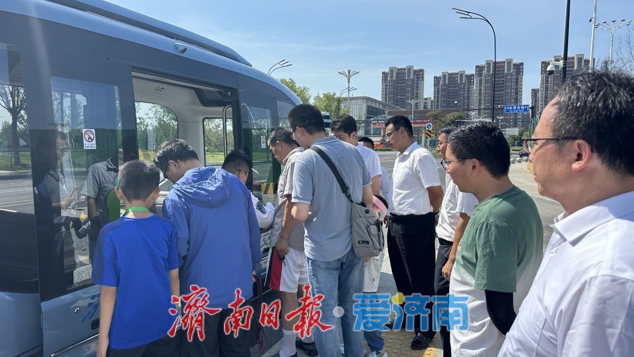 济南首条L4级智能网联公交开通满月，近500人尝鲜智慧出行​