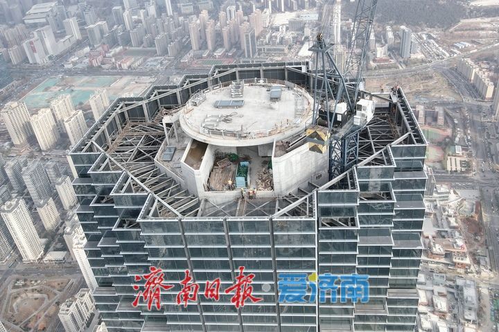 项目强省会｜山高我为峰，“济南第一高”塔冠玻璃幕墙封顶在即