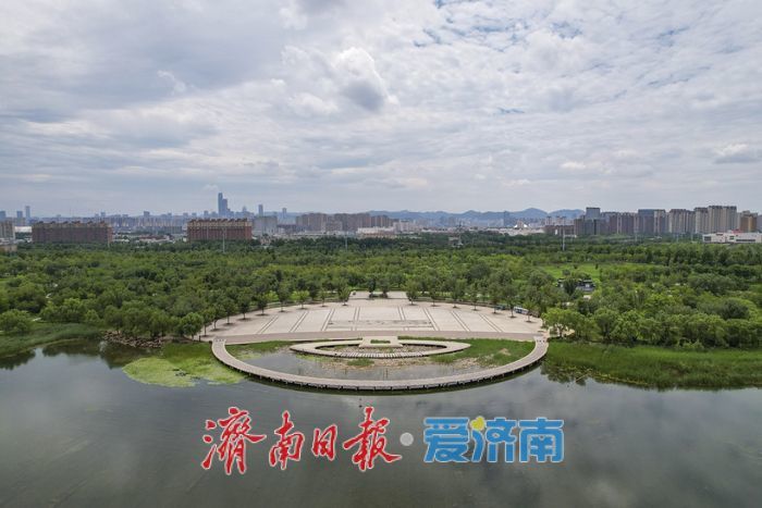 一年四季 泉在济南丨古韵新姿入画来，华山历史文化湿地公园尽显鹊华风貌