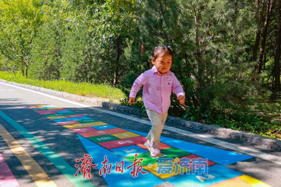 佛慧山彩绘跑道走红！感受济南山在城中的浪漫