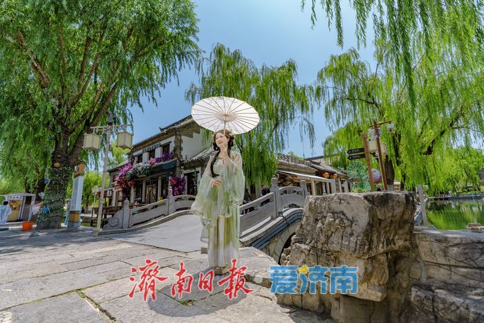 泉城暑假亲子欢：济南明府城变身“带娃打卡”新热土