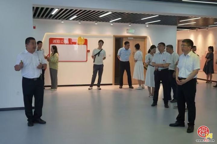 “数字赋能·泉品焕新”泉城好品直播电商基地揭牌暨“E起出发”残障主播梦想起航启动仪式举办