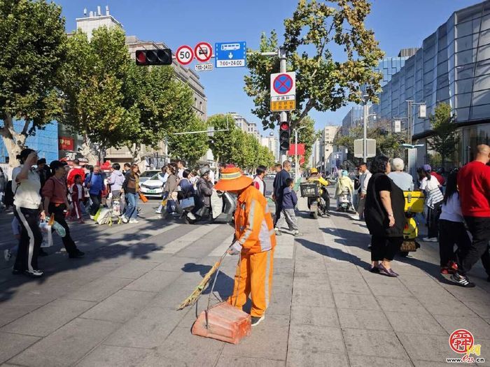 “城市管家”的假期，写在街头巷尾