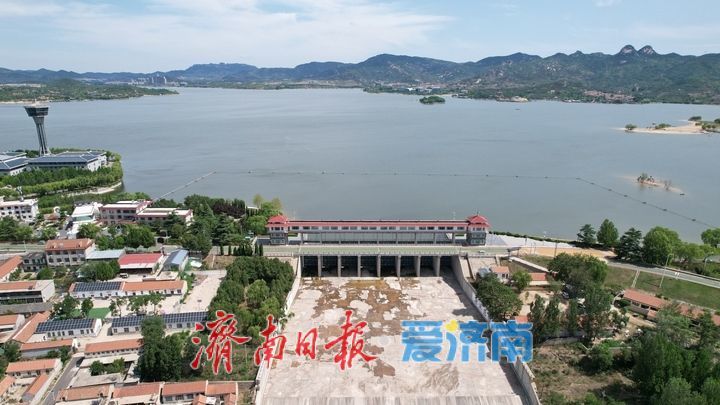 雪野湖夏日湖光映碧天 市民游客乐享清凉时光