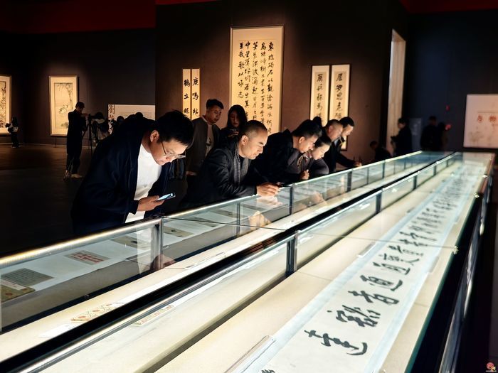 500余幅精品画作集中展出！“与物为春——刘万鸣艺术展”在山东美术馆开幕