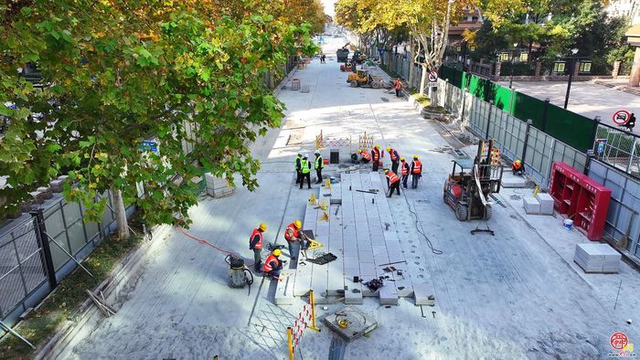泉城路石材“换新装”：提升道路品质 守护城市记忆