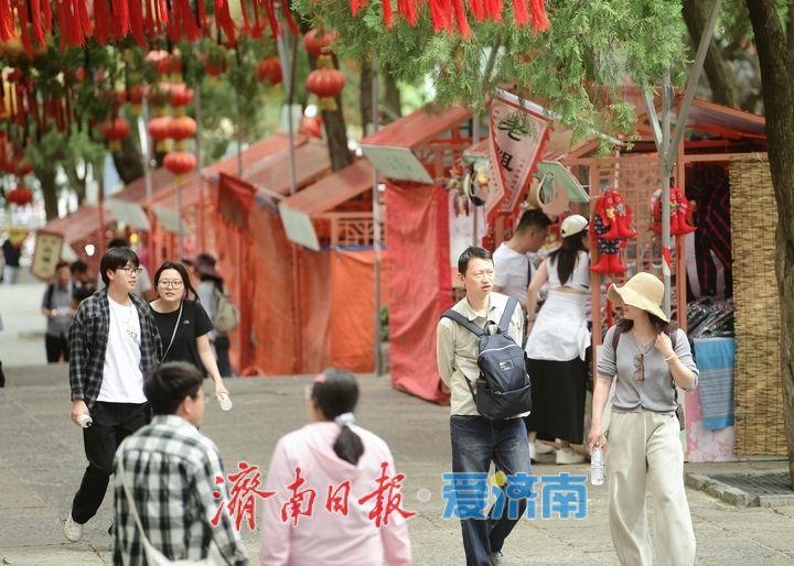登山听戏逛大集，千佛山“五一”游园会开门纳客