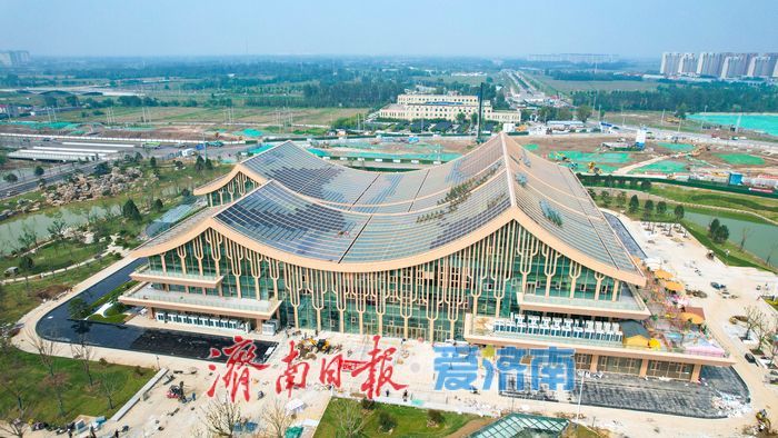 济南起步区鹊华中新园10月1日开园 全国首个中新合作温室花园亮相