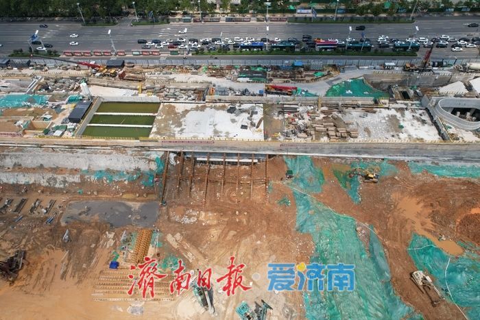 项目强省会｜4.2万平方米车库、5.1万平方米商业空间！济南千佛山北广场TOD项目地下结构建设提速