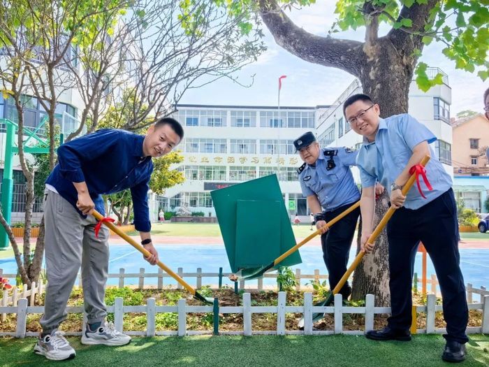 济南市六里山小学有了“香山农场”