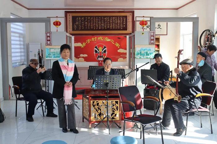 普集街道举办“学用‘千万工程’礼赞丰收中国”暨桥子村第十五届“戏曲文化节”活动