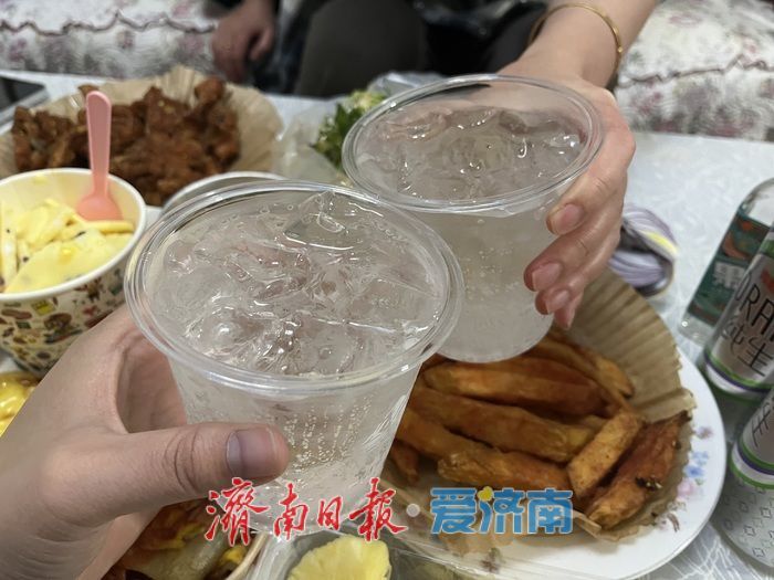 夏日经济新观察：消费热潮奔涌，民生底色愈浓