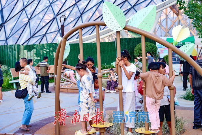 济南槐苑文化体育公园点亮城市童趣时光