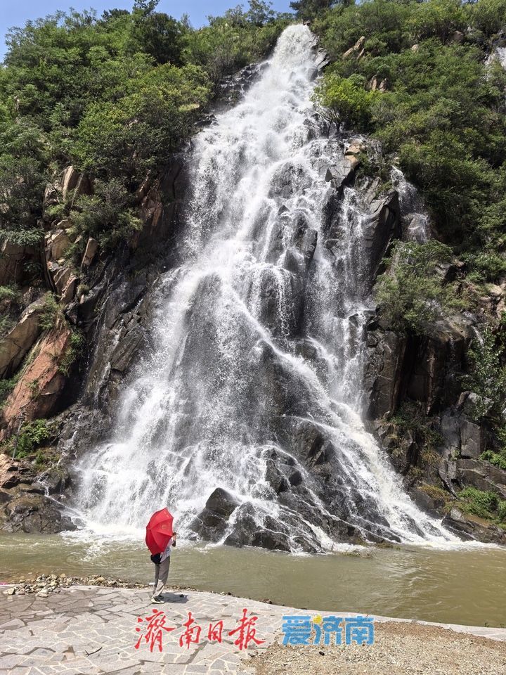 一年四季 泉在济南丨黄巢飞瀑奔涌去 一帘清凉入画来