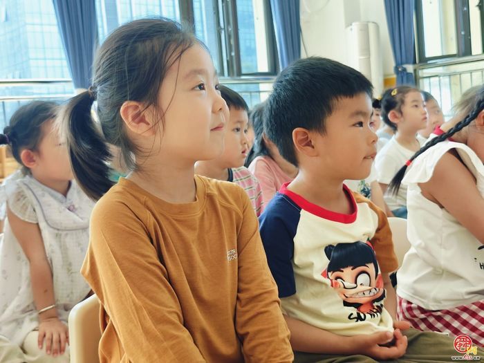 携手润童心 共育赋成长——济南市槐荫区礼乐佳苑幼儿园雅苑分园开展家长进课堂活动
