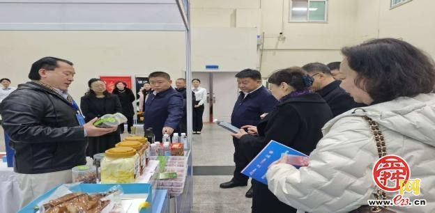 “超然致远・链聚济南”2025济南电商季暨泉城新消费生态大会在市中区启幕