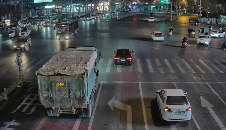 济南最新“渣土车”企业红黑榜发布，十家企业被通报