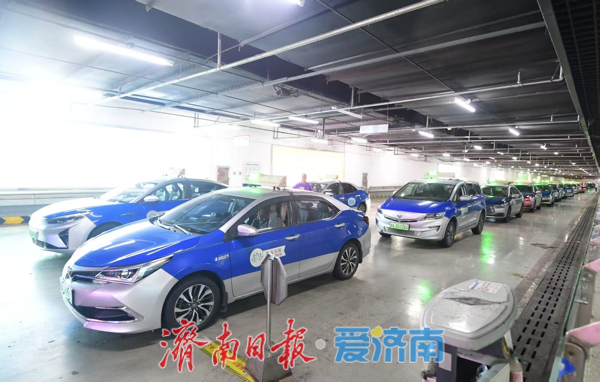 济南西站网约车智能候车引导系统试运行