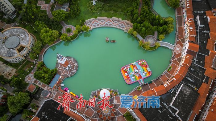 百联奥特莱斯广场，“水上威尼斯”梦幻水景令人沉醉