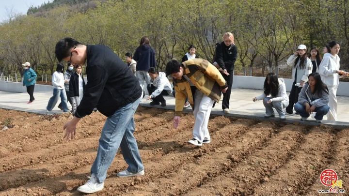 济南市第二殡仪馆举办清明开放日暨“爱·莲说”生命教育活动
