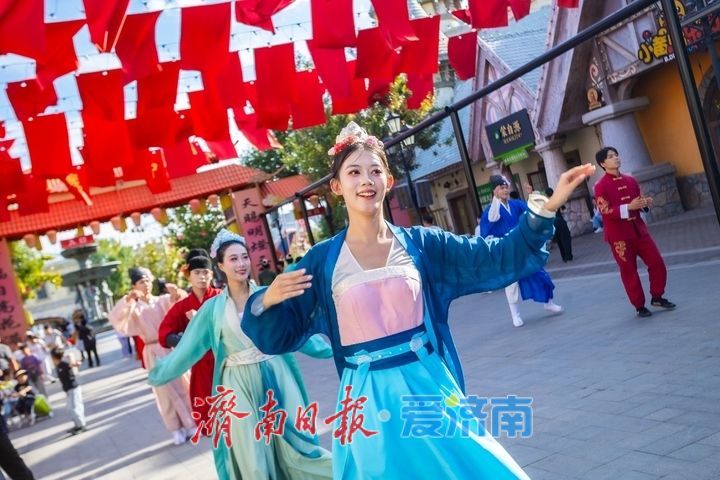 国庆第二天泉城文旅活力持续释放 全市30家景区共接待游客66.41万人次