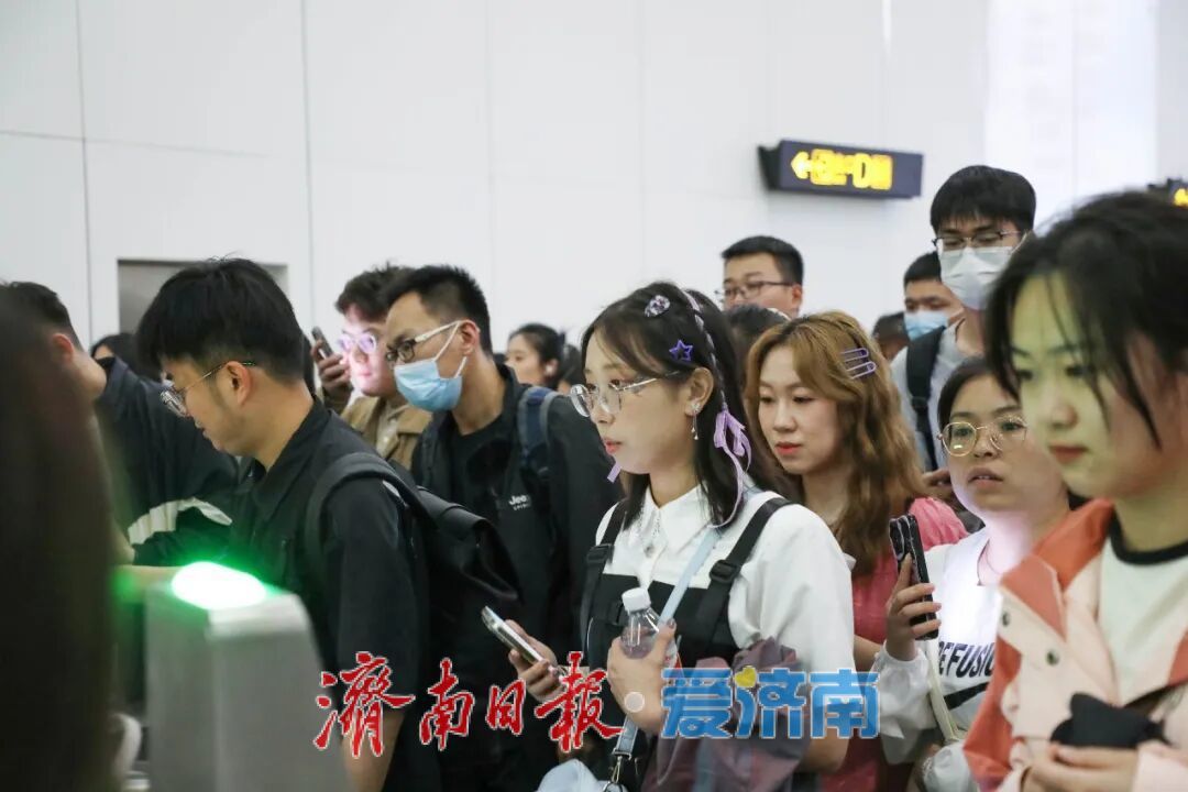 @2026级新生：凭录取通知书免费坐地铁啦！