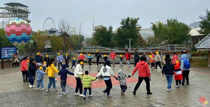 济南市明天儿童康复中心联合爱心俱乐部为孤独症儿童提供马术辅助治疗