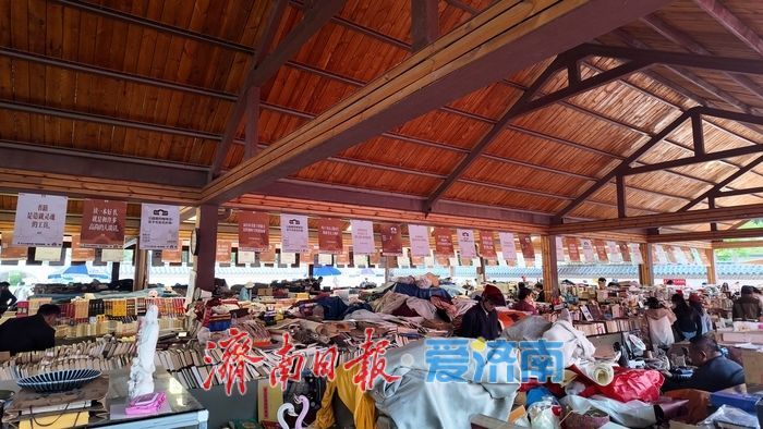 一年四季 泉在济南丨中山书苑：泛黄书页里流淌的旧时光