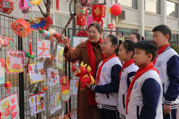 开学这天，学生用才艺“点燃”校园