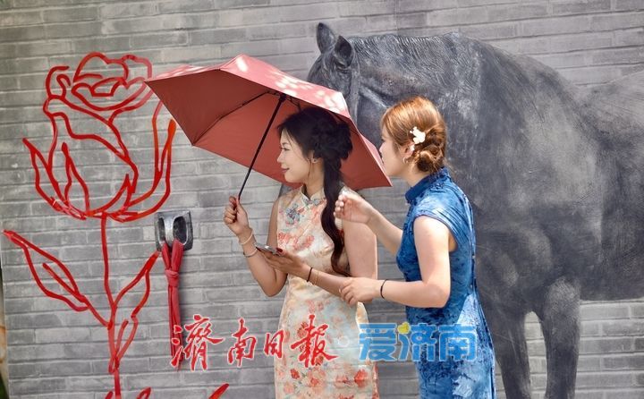 一年四季 泉在济南丨古城老街现旗袍热，清凉民国风写真受捧