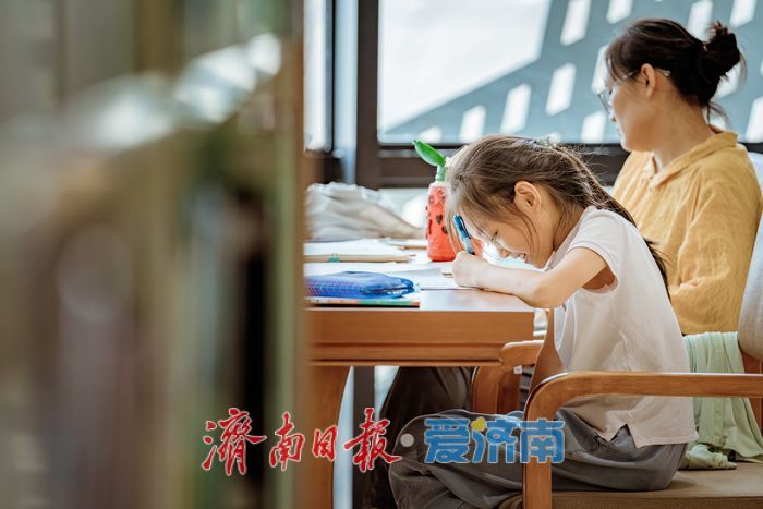 一年四季 泉在济南丨泉城书香伴夏长，暑期图书馆成孩子们的“书香乐园”