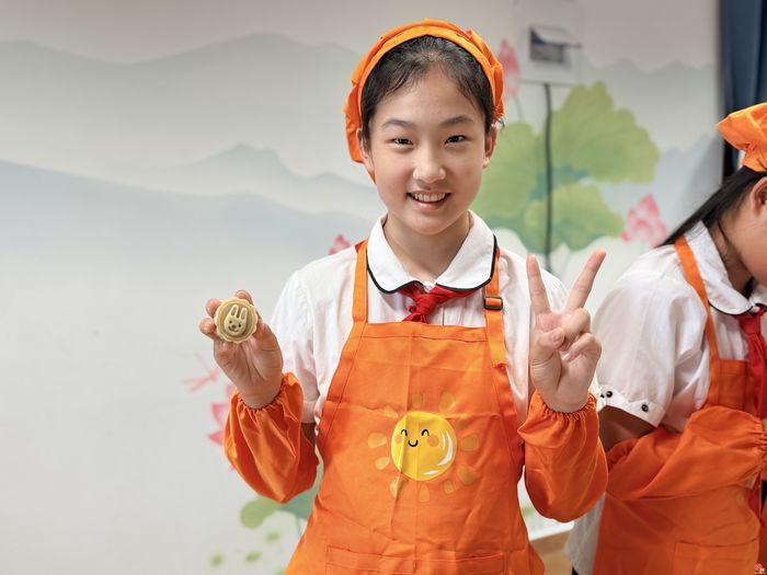 燕耕食趣 百味传承——燕山小学学生巧手制作月饼、水饺喜迎中秋