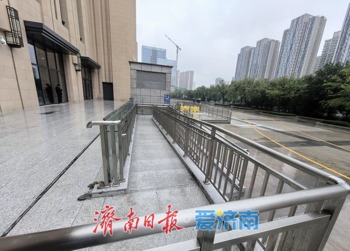围挡拆除，济南站新建北站房静待“开门纳客”