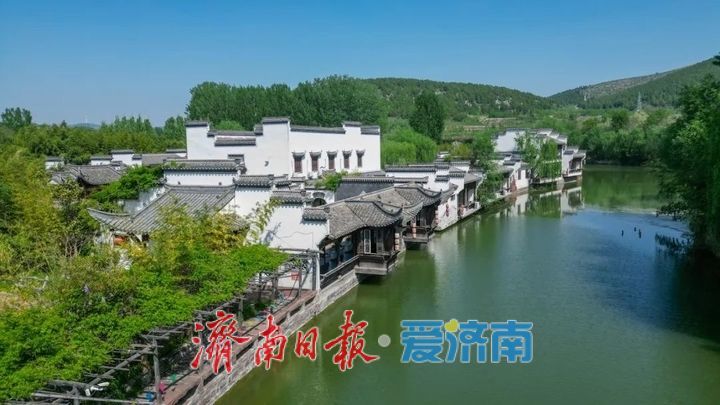 “五一”假期济南30家景区共接待游客393.27万人次，实现营业收入1.30亿元