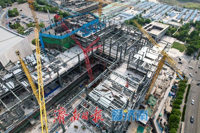 抢抓假期施工窗口期 西客站片区在建“第一高”建设提速