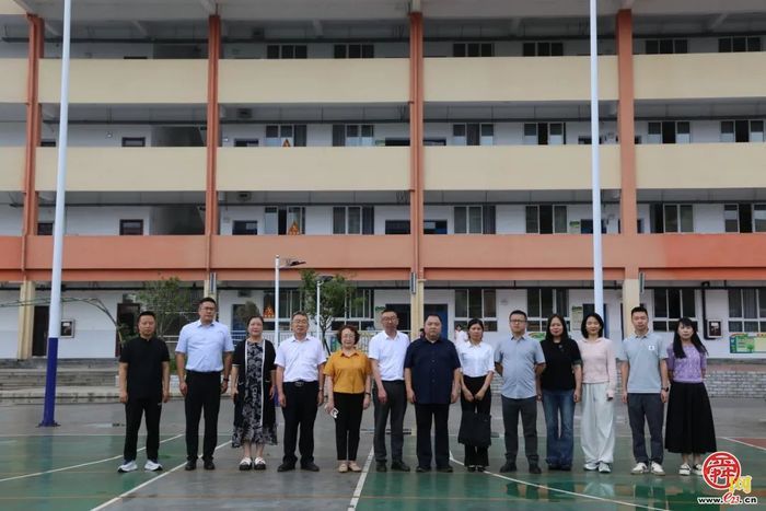 民盟济南市委会联合历下区基层委员会赴贵州毕节七星关区开展教育帮扶活动