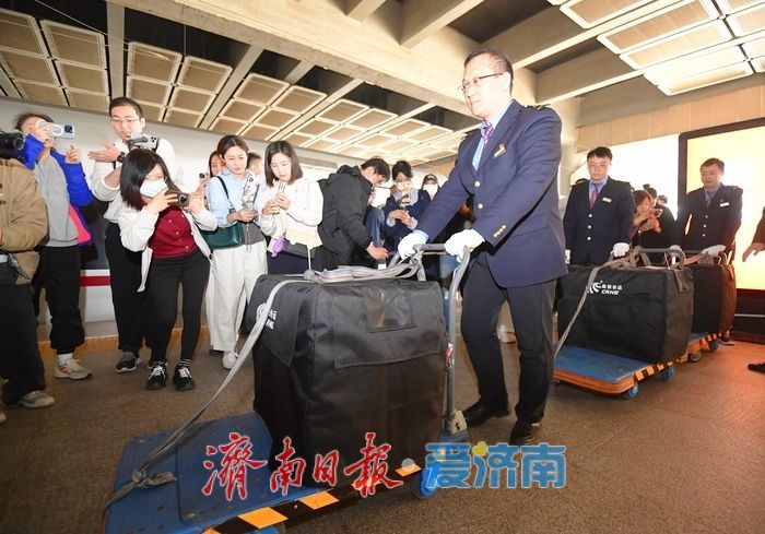 3只“毛孩子”坐高铁到济南西站！全国首趟高铁宠物托运列车来了