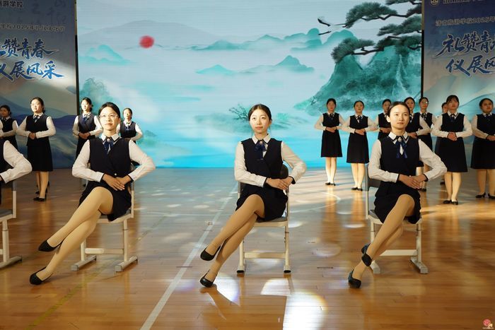 济南旅游学校举办“礼赞青春 仪展风采”礼仪文化节