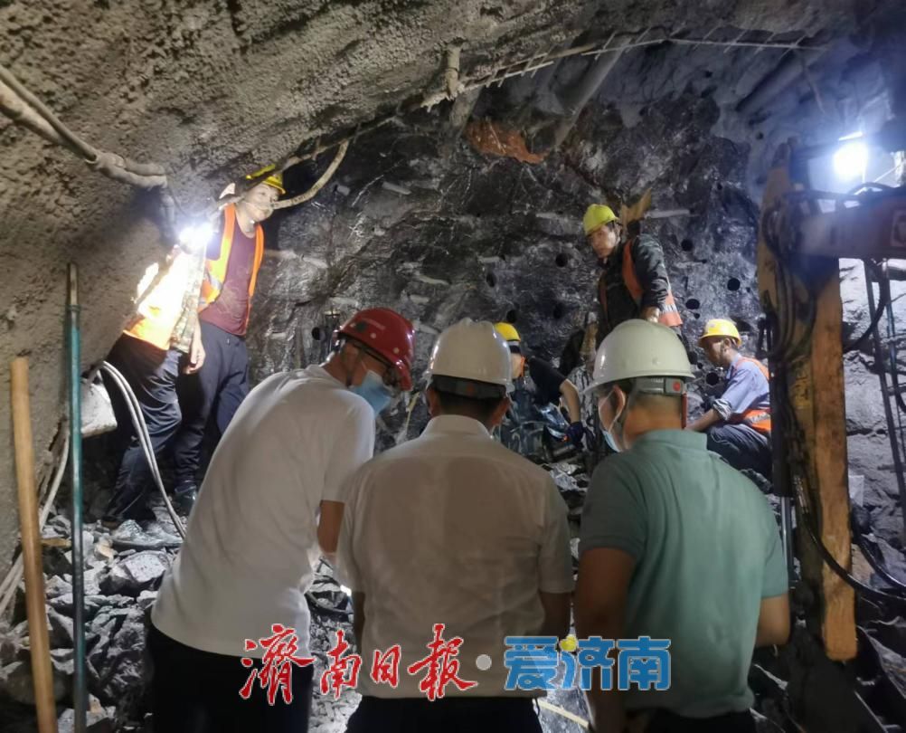 济南轨道交通4号线施工揭秘