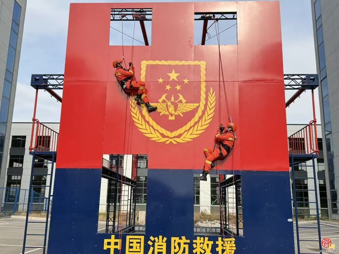 砺剑寒冬练精兵｜山东机动队伍深入推进绳索救援技术训练攻坚