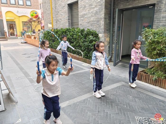超燃！亲子微马乐翻天——济南市经五路幼儿园举办趣味运动嘉年华系列活动
