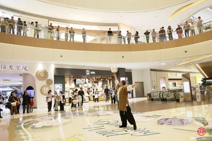 如梦令巡游闪演亮相领秀城贵和 清明假期添彩都市文化生活