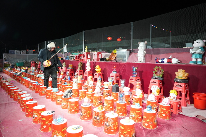 寒冬夜市 感受一抹温暖的烟火