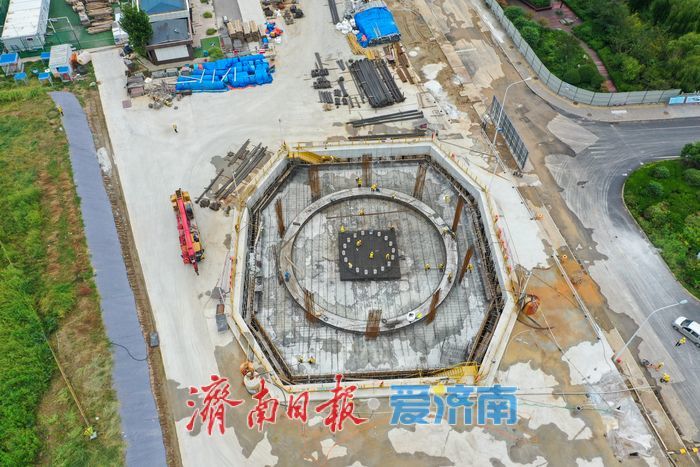 济南腊山河西路北延工程取得关键进展 超大承台浇筑完成