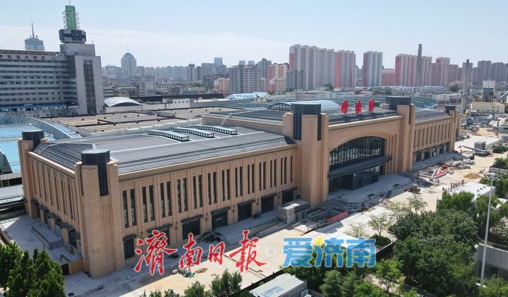 济南站增设北站房项目外装基本结束