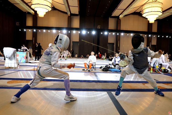 剑耀泉城 千剑逐梦！2025年济南市击剑公开赛盛大开幕