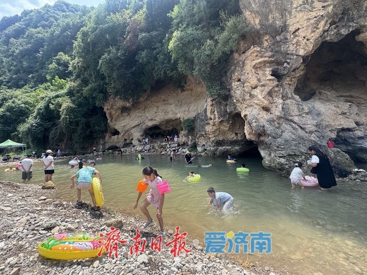 章丘西庵村戏水纳凉 乐享夏日时光