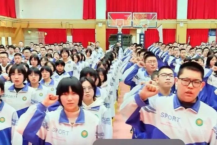 十八而志！济南中学唐冶校区举行18岁成人礼暨高考百日励志大会