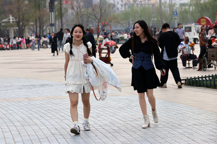 春日热如夏！济南4月1日气温达28℃